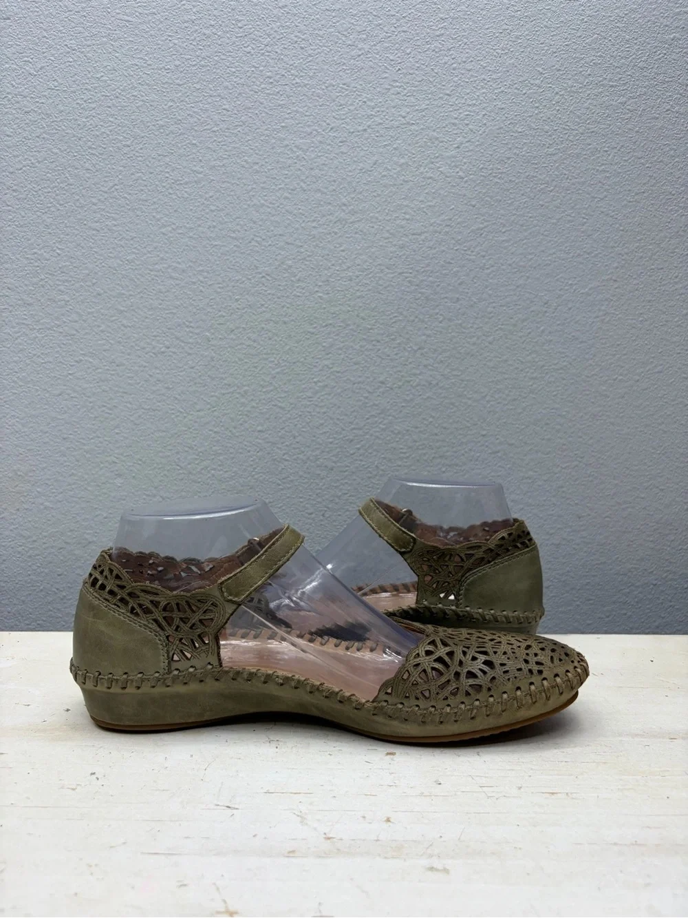 PIKOLINOS green leather